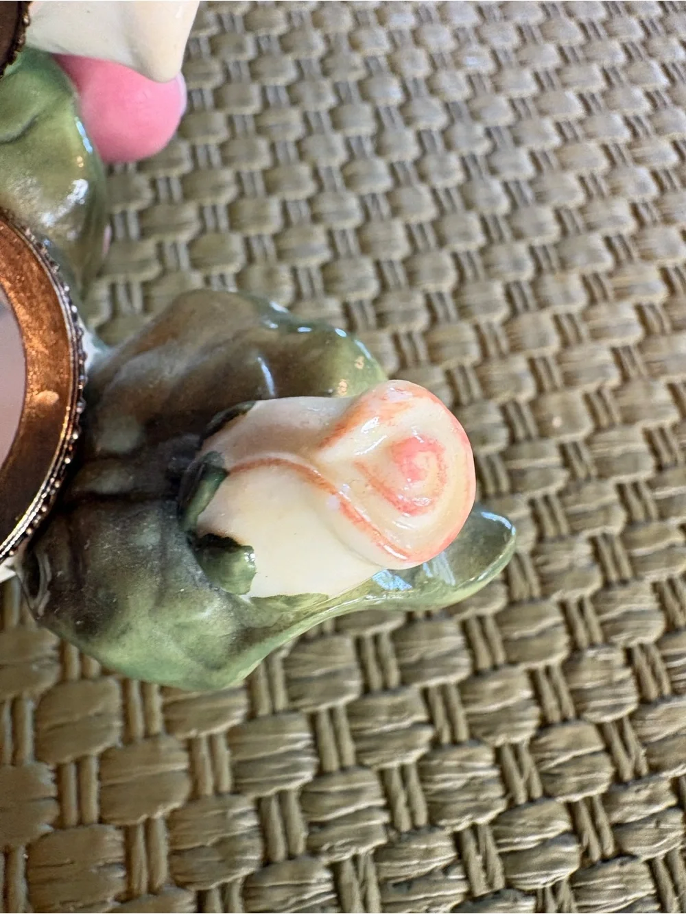 Vintage ceramic pink rose lidded trinket box  1970’s-80’s